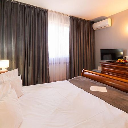 Hotel Brilliant Meses Залеу Екстер'єр фото